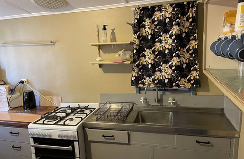 Geraldton House | Central retreat on Shenton, internet