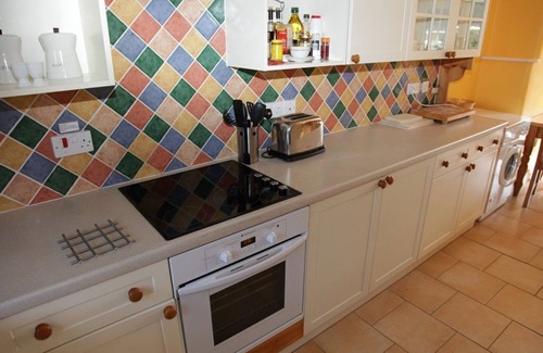 Dittisham House | Central River View Cottage, Perfect for Families