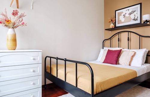 Fenerbahce Apartment | Central, Spacious Flat 3 min to Coast in Kadikoy