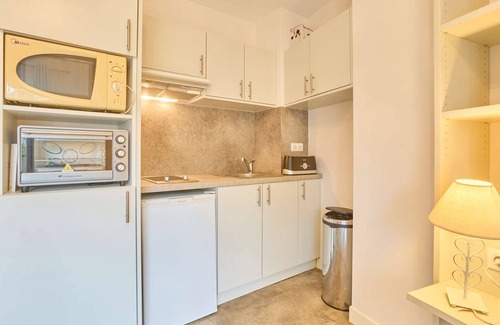 Barbotan-les-Thermes Apartment | Central studio with balcony, near Thermal Baths