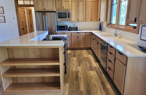Mazama House | Central Station-Brand New House Home! Short Walk to Ski Trail & Mazama Store!