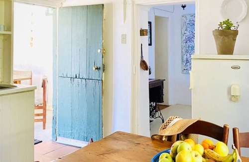 Prince Albert House | Central Stay with Local Hosts & Genuine Vibes