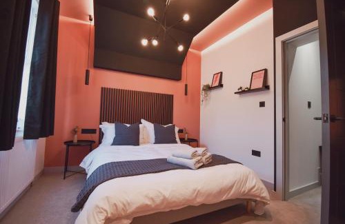 Chester House | Central Stays - Luxury 3 Bedroom House in Central Chester SLEEPS 6