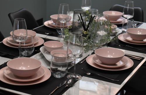 Chester House | Central Stays - Luxury 3 Bedroom House in Central Chester SLEEPS 6