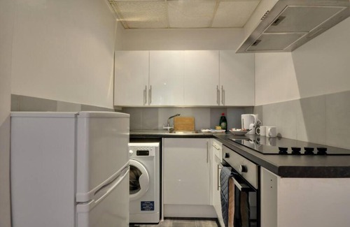 West Cliff Apartment | Central studio beach apartment