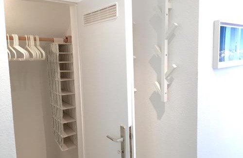 Mitte Apartment | Central Studio with mini balcony