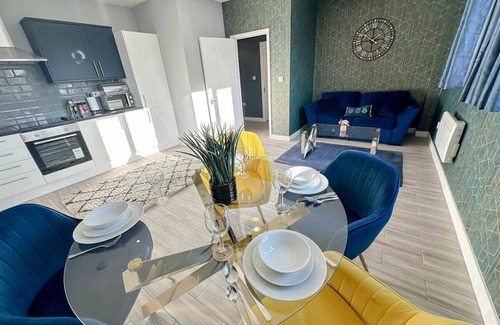 Whitton Apartment | Central Stylish One Bedroom Unit in Twickenham
