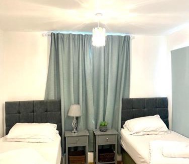 Patchway Apartment | Central Suite, 3 Single Beds