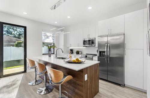 Pinecrest West Park House | Central Tampa Townhome - 7583 Gesualdo Ct