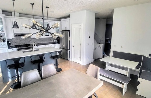 Parkhill-Stanley Park House | Central Upscale 4 Storey House