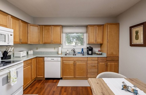 Downtown Anchorage Apartment | Central Urban Retreat Sleeps 4
