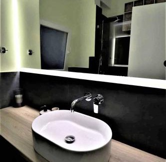 Monastiraki Apartment | Central urban studio B