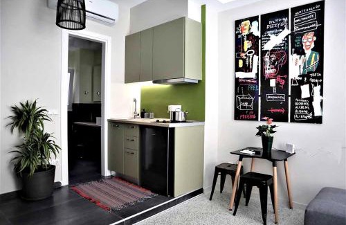 Monastiraki Apartment | Central urban studio B