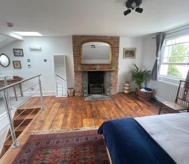 Cantelowes House | Central Victorian House