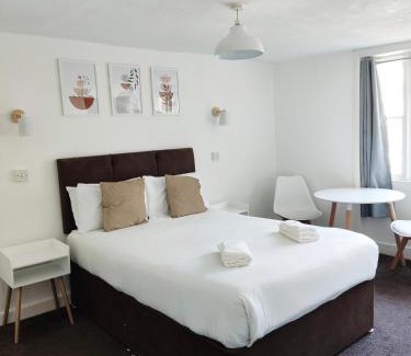Kemptown House | Central Wave