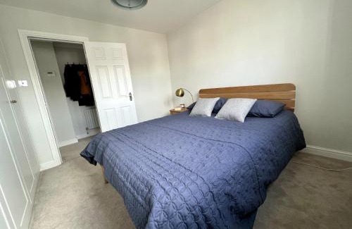Wimbledon Apartment | Central Wimbledon Apartment with Parking