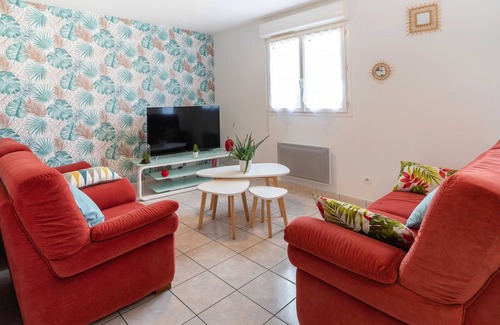 Golfech House | Centrala - Three Bedroom House, Sleeps 6