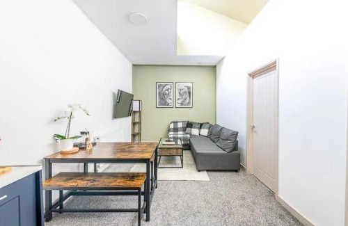 Saint Paul's Apartment | Centralised Upnor House with Free Parking by Prescott Apartments