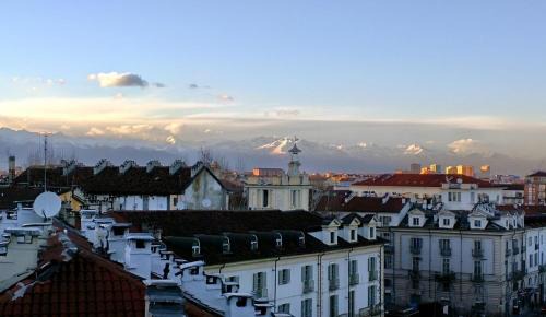 Turin Apartment | Centralissimo, vista Alpi!