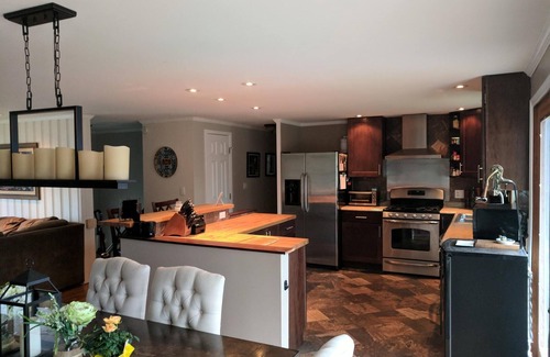 Saratoga Springs House | Centrally located house for your trip with family and friends