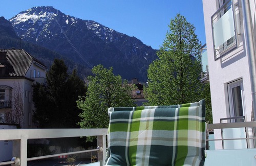 Bad Reichenhall Apartment | Centrally located newly built apartment with sunny balcony, elevator and underground parking, 60 sqm