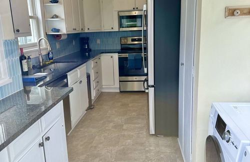 South Rehoboth House | Centrally located in town Classic Beach Cottage