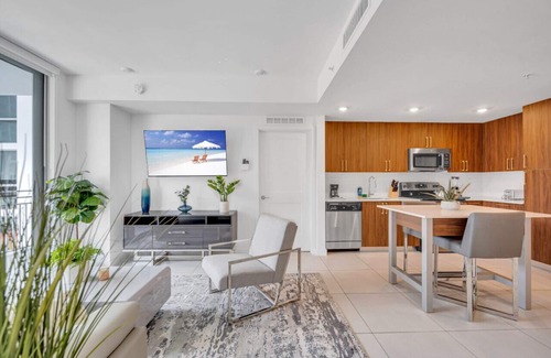 Overtown Apartment | Centrally Located 2 BED in the Heart of Downtown