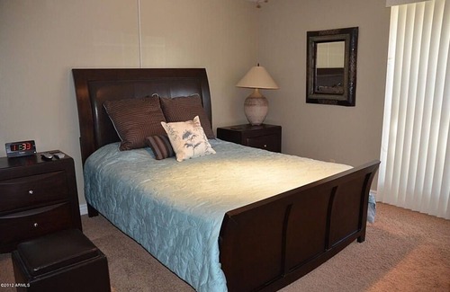 Camelback East Condo | Centrally Located 2 Bed/2 Bath Gated Community Condo Sleeps 4