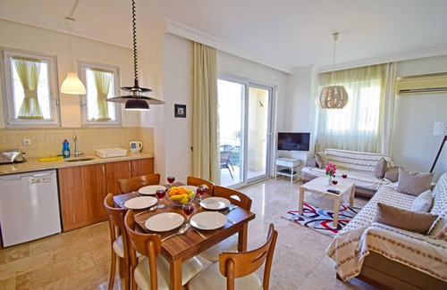 Hisaronu Apartment | Centrally located 3 bed 3 bath apartment with private roof terraces. FREE WIFI