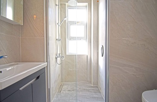 Hisaronu Apartment | Centrally located 3 bed 3 bath apartment with private roof terraces. FREE WIFI