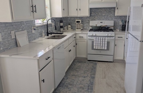 Baytown House | Centrally located 3-bedroom 2bath house in charming Baytown. Enjoy your stay