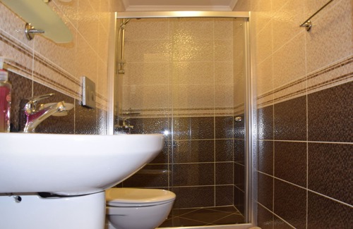 Hisaronu Apartment | Centrally located 3 bedroom 3 bathroom apartment with FREE WIFI