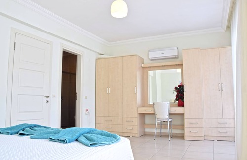 Hisaronu Apartment | Centrally located 3 bedroom 3 bathroom apartment with FREE WIFI