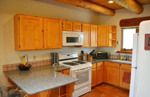 El Prado House | Centrally Located 3 BR/3 Bath Adobe Home in Taos Mesa NM