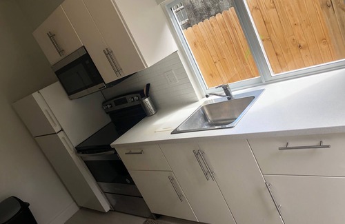 Allapattah House | Centrally located 5 bedroom house with parking