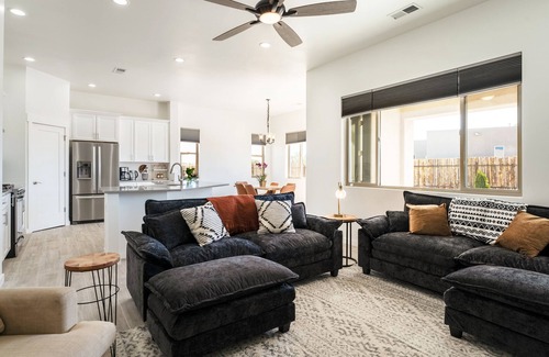 Santa Fe House | Centrally located, A/C, pet friendly, large yard, mountain views