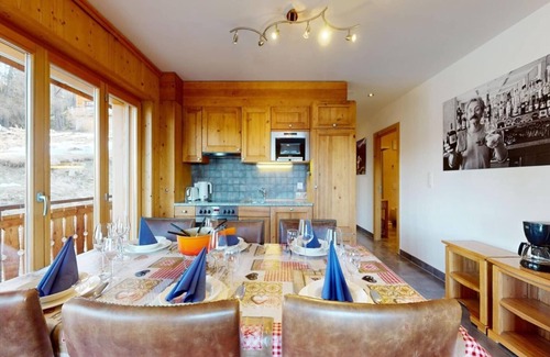 Salins Apartment | Centrally-located apartment for 6