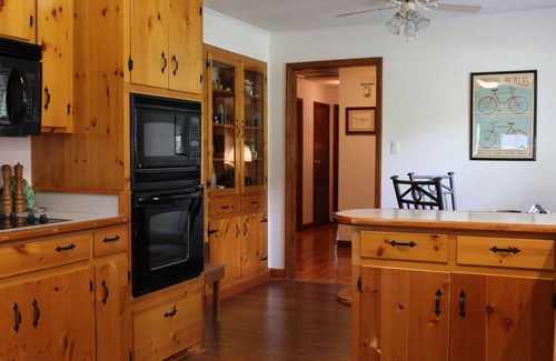 Nebo House | Centrally located at Lake James. Close to Lake James State Park - Paddy's Creek