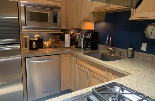 Warm Sands Condo | Centrally Located Bungalow in the Warm Sands Desert Paradise
