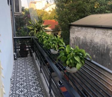 Hang Bai Apartment | Centrally Located - Balcony Homestay