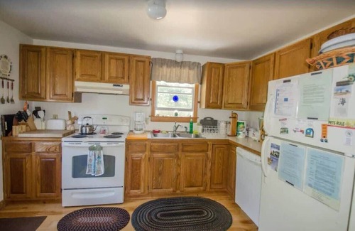 North Truro House | Centrally Located, Capacious 3 Bedroom!