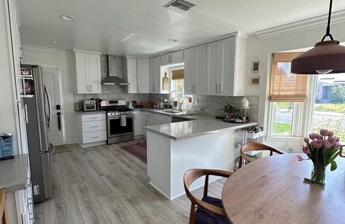 Westchester House | Centrally-located, family-friendly Westchester home