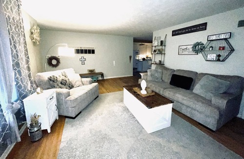 Salina House | Centrally located farmhouse style cozy home