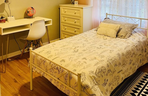 Salina House | Centrally located farmhouse style cozy home
