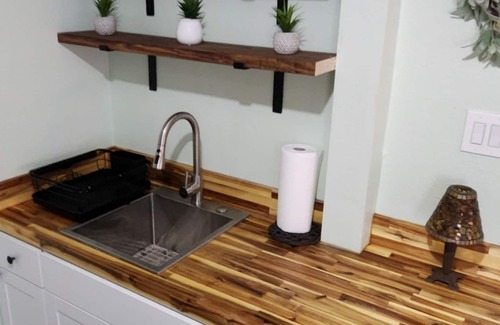 North San Antonio - SAT Apartment | Centrally Located Happy Haven