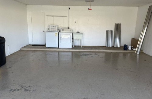 Indian Creek House | Centrally located home close to all Jupiter has to offer! PET FRIENDLY!
