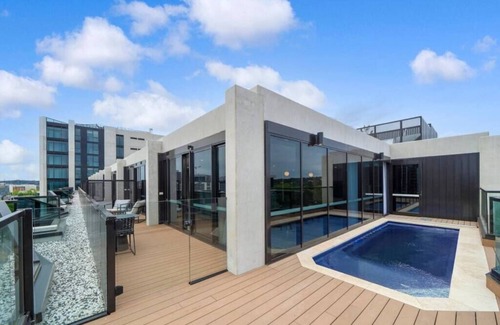 Canberra City Centre Apartment | Centrally Located Luxury Apartment in Canberra