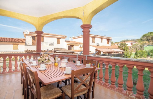 San Teodoro City Centre House | Centrally Located, Mediterranean Holiday Apartment with Garden and Terrace