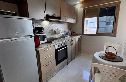 Chefchaouen Apartment | Centrally Located 3bd w/AC & Rooftop Views! 1 Min to Bus station!