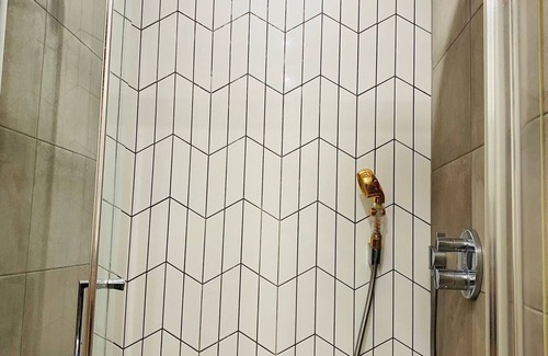 Valentines Apartment | Centrally Located, Mordern Studio Apartment